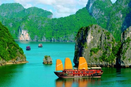 Huế/ Quảng Trị - Ninh Bình - Hạ Long - Hà Nội (5 ngày 4 đêm)